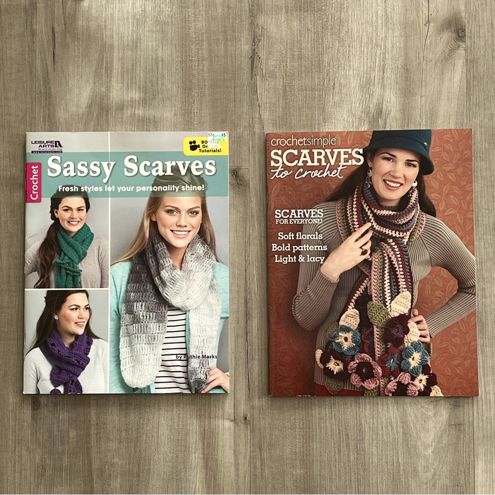 NWT Set of 2 Crochet Scarf Pattern Books (Sassy Scarves & Simple Scarves)